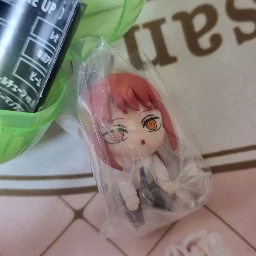 [BUNJANG] Chainsaw Man Makima Dog Tag Keychain Figure / 체인소맨 대롱가챠 마키마 군번줄 고리형 피규어 키링