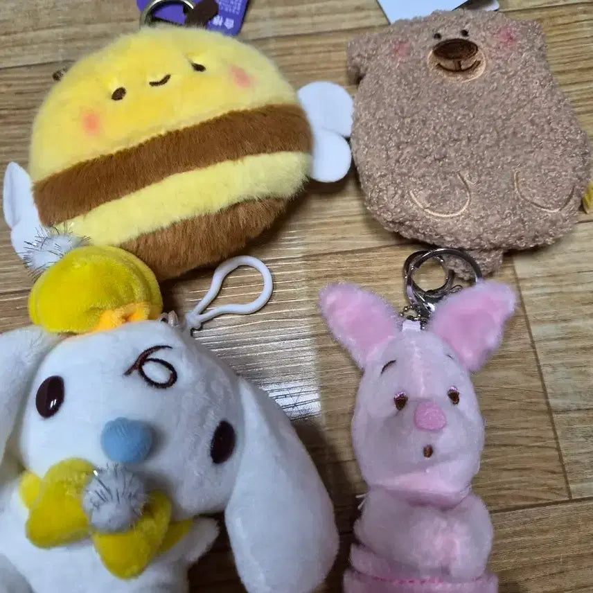 [BUNJANG] Sanrio Cinnamoroll, Winnie the Pooh Piglet, Honey Bee, Bear Plush Keychains / 산리오 시나모롤, 푸우 피글렛, 꿀벌, 곰돌이 인형 키링