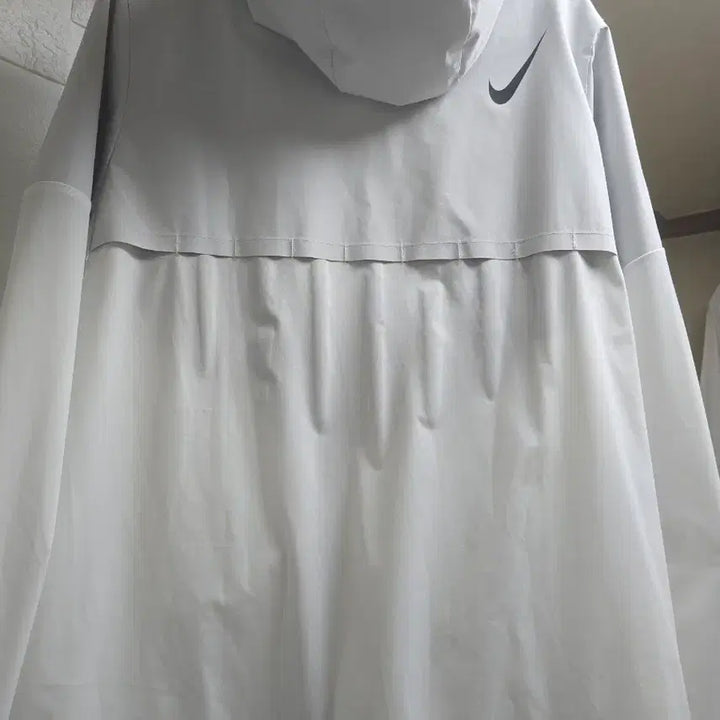 [BUNJANG] Nike Aerogami White L / 나이키 에어로가미 직구상품(아시아 사이즈 L)