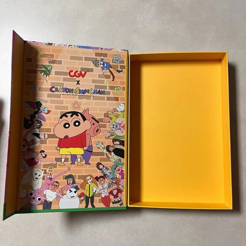 [BUNJANG] Crayon Shin-chan 2024 CGV Calendar Limited Box / 짱구는 못말려 2024 CGV 캘린더 리미티드 박스
