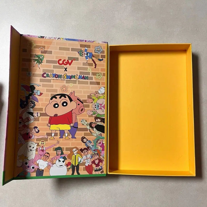 [BUNJANG] Crayon Shin-chan 2024 CGV Calendar Limited Box / 짱구는 못말려 2024 CGV 캘린더 리미티드 박스