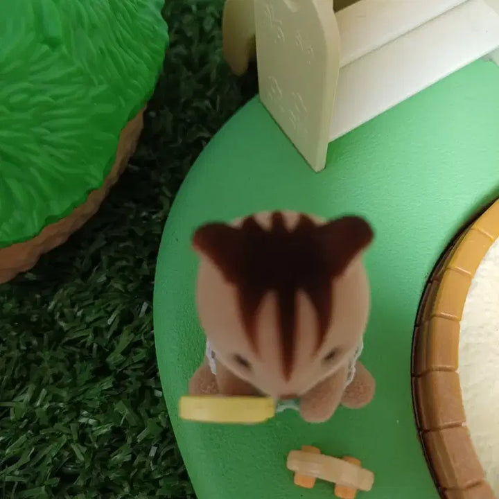 [BUNJANG] Sylvanian Families Baby Squirrel Set with Toy Car and Rattle / 실바니안 아기다람쥐(장난감 포함)