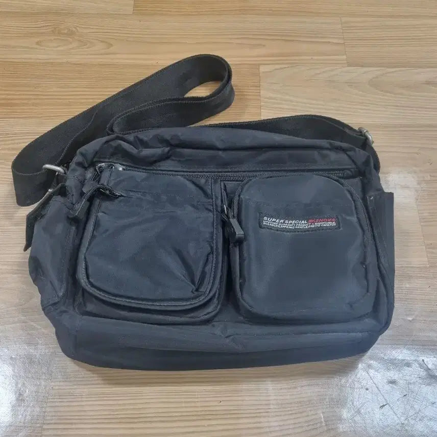 [BUNJANG] Genova Black Multi-purpose Cross Bag / 제노바 블랙 다용도 크로스백