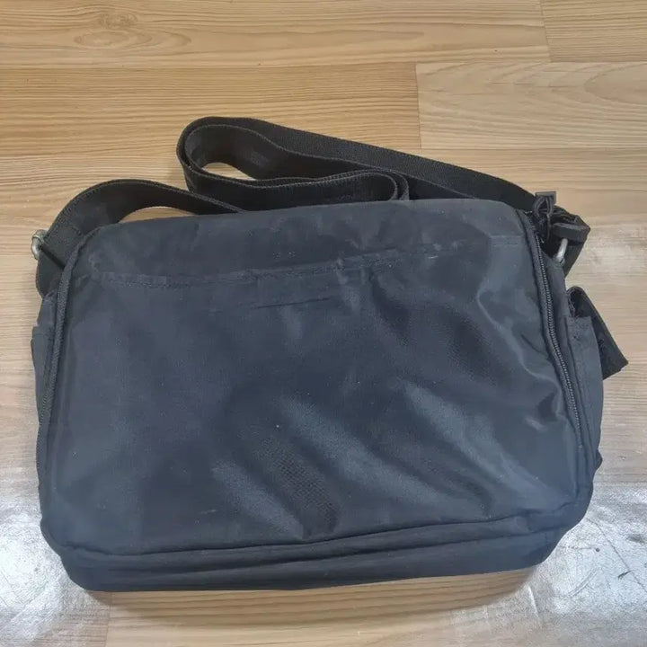 [BUNJANG] Genova Black Multi-purpose Cross Bag / 제노바 블랙 다용도 크로스백