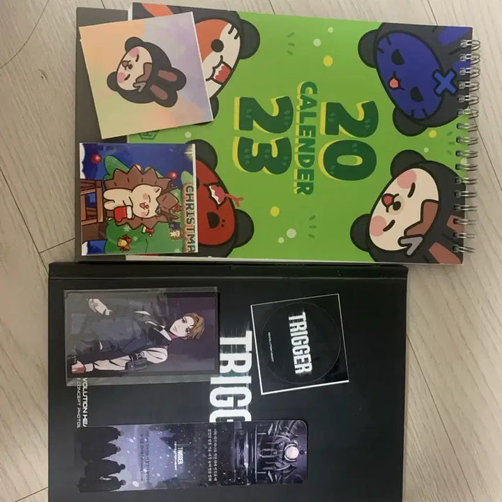 [BUNJANG] Revolushon Official Goods Photocard, Lightstick, Sticker Set, Calendar, Photobook, Keychain, Acrylic Stand / 리레볼루션 공식 굿즈 판매