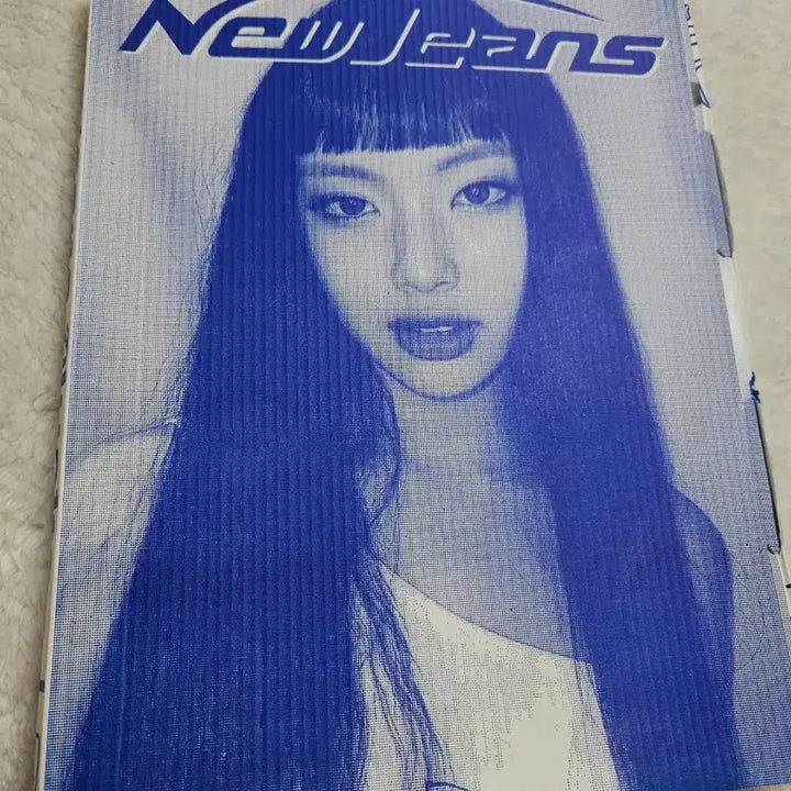 [BUNJANG] NewJeans Haerin Hyein Bluebook Red Bag Bundle Set / 뉴진스 앨범 해린, 혜인, 블루북 레드 가방 일괄