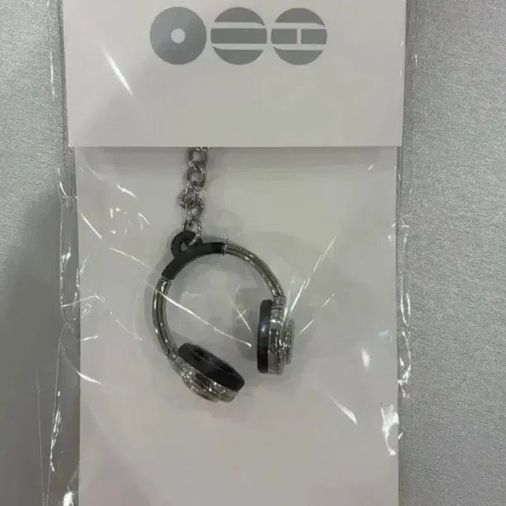 [BUNJANG] BTS Headphone keyring / bts 헤드폰키링 미개봉팝니다