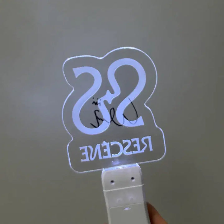 [BUNJANG] LIFUL Lightstick + Wonyoung Autograph / 리센느 응원봉 + 원이 친필 싸인