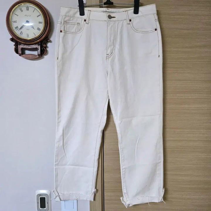 [BUNJANG] 8Seconds Ivory Cut-Hem Straight Fit Pants / 에잇세컨즈(8SECONDS) 아이보리 컷팅 밑단 스트레이트 팬츠