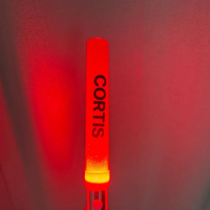 [BUNJANG] Kortis 1st Album Cheering Stick Fashion Green/Red / 코르티스 임시 응원봉 양도 레드레드 릴파