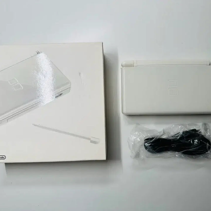 [SOLD OUT] 닌텐도 DS Lite DSL 화이트 일판 풀박스셋 판매 (게임보이)
