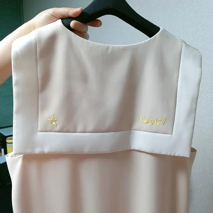 [SOLD OUT] 럭키슈에뜨 옐로우 플리츠 원피스