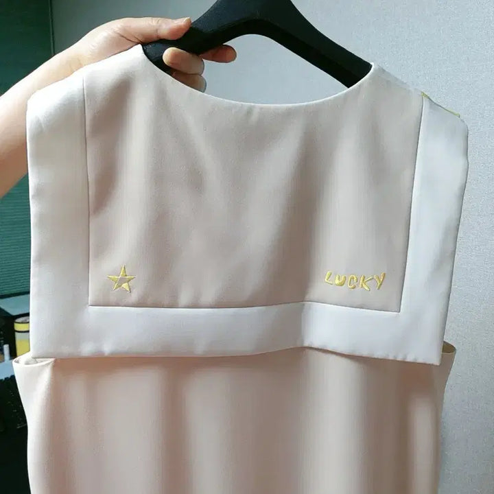 [SOLD OUT] 럭키슈에뜨 옐로우 플리츠 원피스