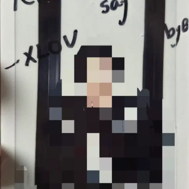 [BUNJANG] XLOV Louis (UNLOVE) Recommendation Song Graffiti Polaroid / XLOV 엑스러브 루이 (UNLOVE) 추천곡 낙서 사폴 1장