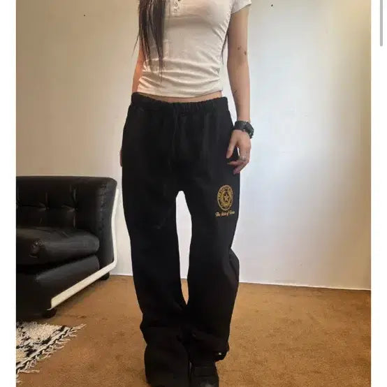 [BUNJANG] Innumute Emblem Flare Pants / 이너뮤트 emblem flare pants