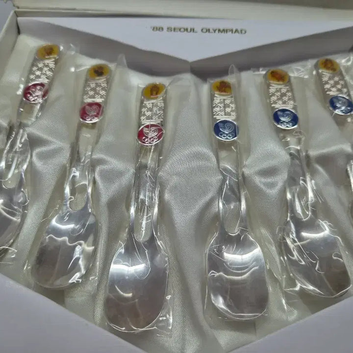 [BUNJANG] 1988 Seoul Olympics Official Enamel Spoon Set (6 pcs) with Silver Plating / 1988 서울올림픽 공식 기념 법랑 스푼 6점 세트 [은도금]