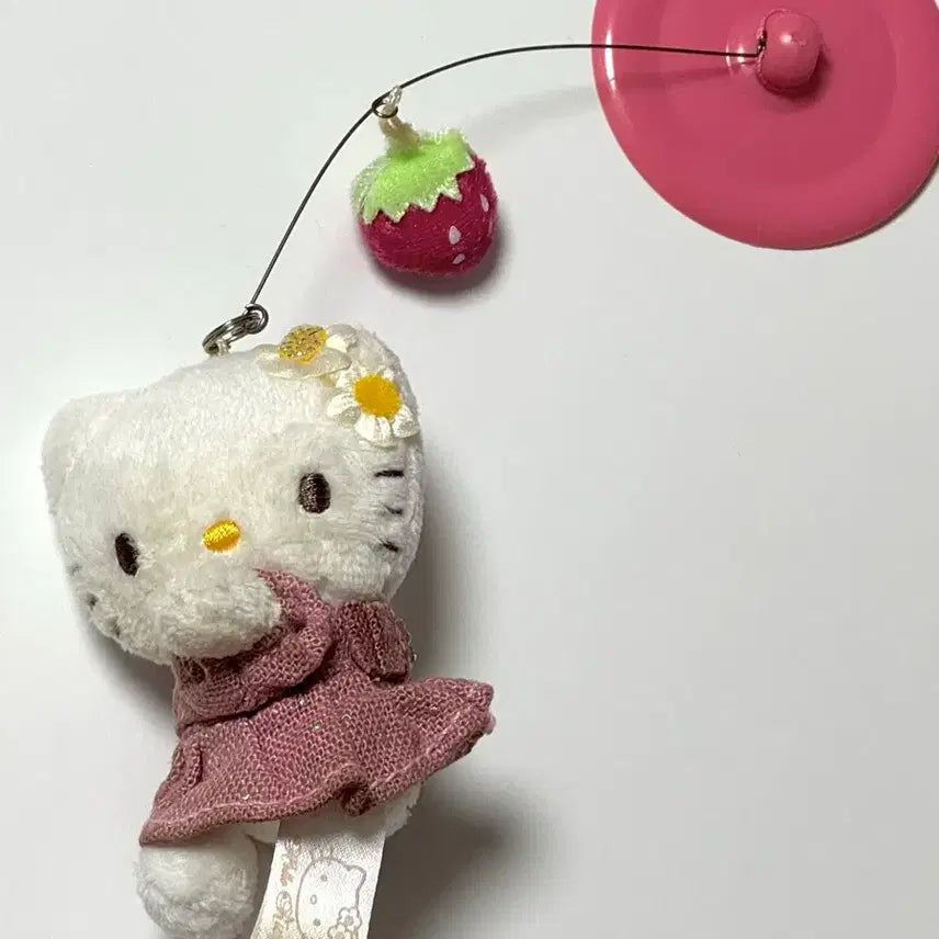 [BUNJANG] Vintage Strawberry Kitty Dangling Plush Air Freshener / 고전 딸기 키티 달랑이 인형