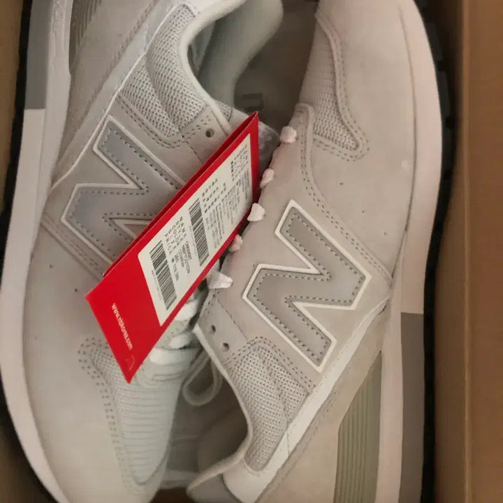 [BUNJANG] New Balance CM996BT Ivory White Sneakers / 뉴발란스 CM996BT 아이보리 화이트 새상품 풀박스