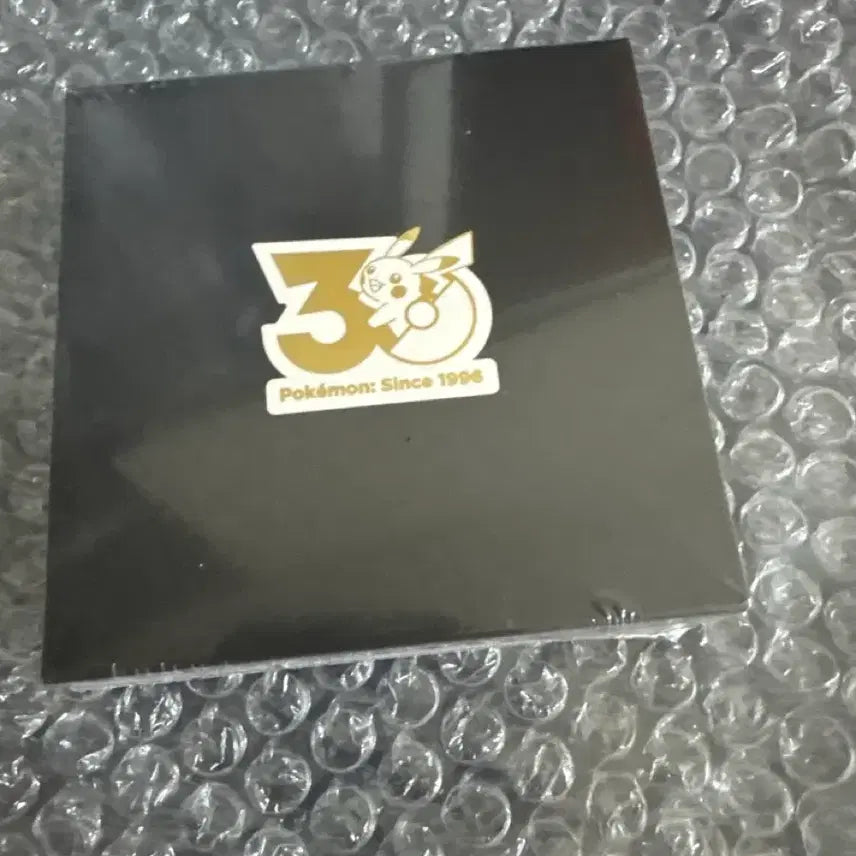 [BUNJANG] Pokemon Store Online April Badge (Sealed) / 포켓몬 스토어 온라인 4월 뱃지 (미개봉)