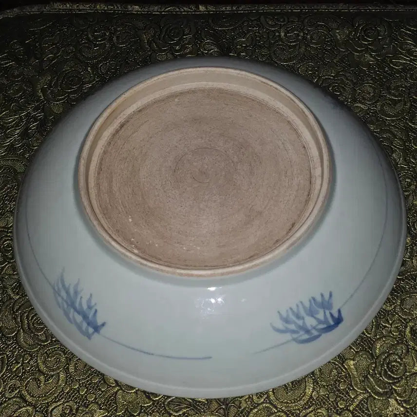 [BUNJANG] Antique Chinese Celadon Porcelain Vase with Dragon Motif / 청화백자 운용문(반)지름27 높이6 센치 중국도자기 오래된 고도자 골통품