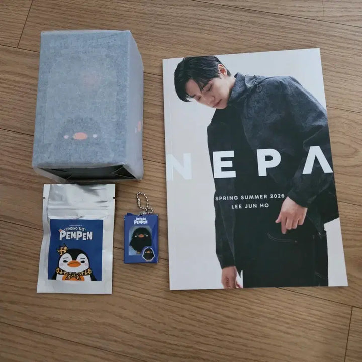 [BUNJANG] Lee Junho Baybayah Penguin Plush + Acrylic Miniature Keychain + Nepa Catalog / 이준호 펭펭 팝업바야바 펭펭 +아크릴미니어처 키링+네파 카다로