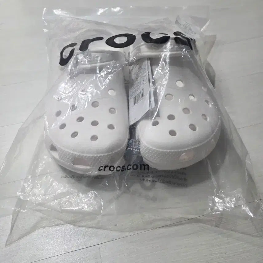 [BUNJANG] Crocs Classic Clog White M8/W10 (US Mens 8 / US Womens 10) / 새상품) 크록스 클래식 클로그 화이트 260(m8/w10)