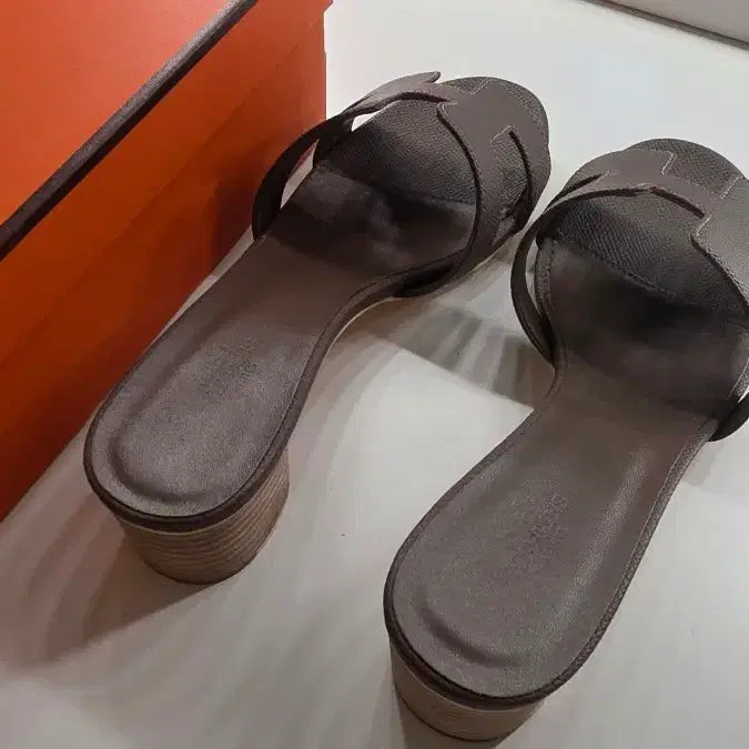 [BUNJANG] H Leather Slippers Sandals Size 39 / 신상 H 슬리퍼 샌들 사이즈 39