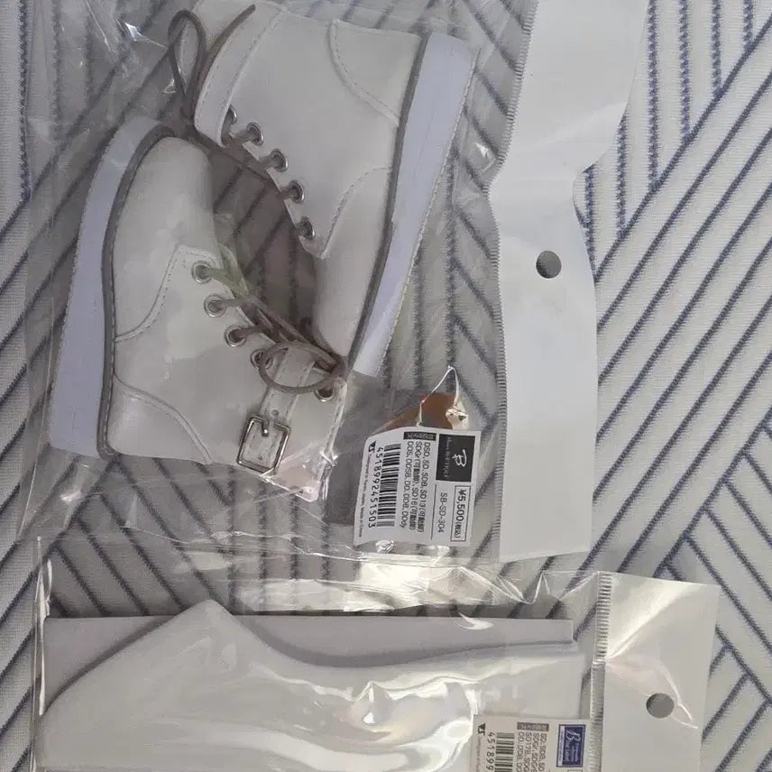 [BUNJANG] Dollfie Dream White Walker Boots / 돌피드림 하얀색 워커