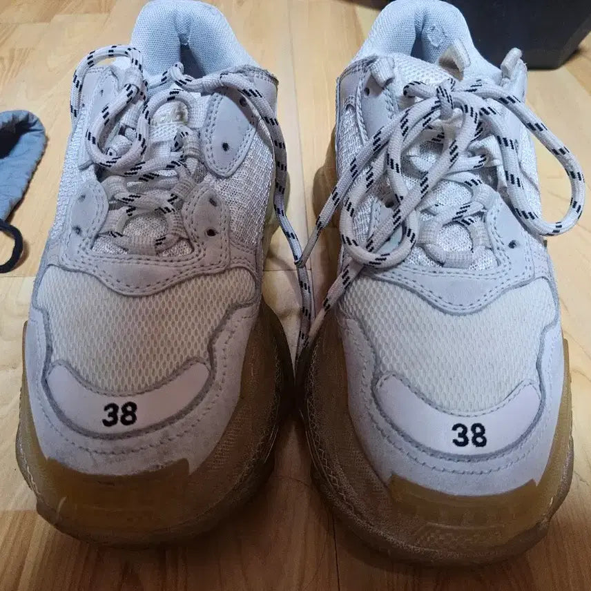 [BUNJANG] Balenciaga Triple S Sneakers Size 38 White / 급매 발렌시아가 트리플 S 스니커즈 38