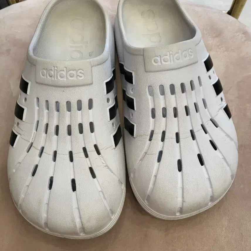 [SOLD OUT] 아디다스아딜렛글로그화이트