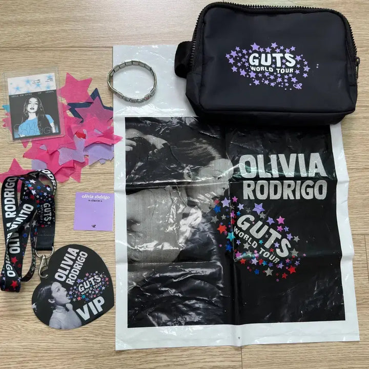 [BUNJANG] Olivia Rodrigo GUTS World Tour VIP Merchandise Set with Bracelet / Olivia rodrigo guts 월드투어 vip 굿즈 세트 + 팔찌