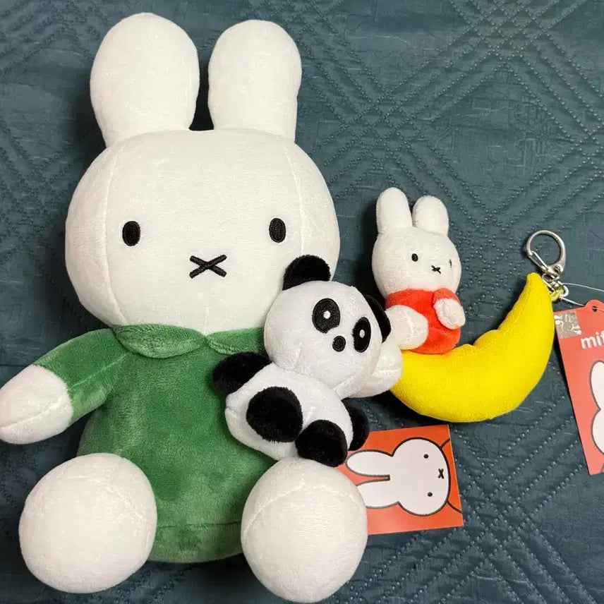 [BUNJANG] Miffy Medium Plush Set with Miffy Moon Keychain / 미피 중형 인형 세트 (미피 달 키링 포함)