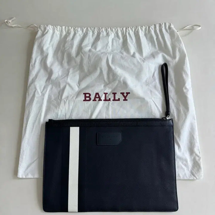 [BUNJANG] Bally Leather Clutch Bag - Black (Includes Dust Bag) / 발리 클러치 백 블랙 + 더스트 백 포함