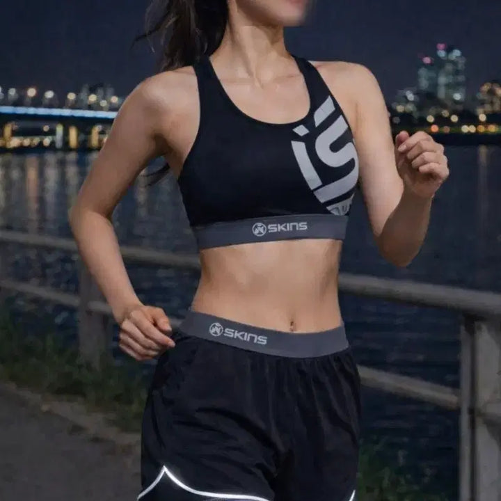 [BUNJANG] SKINS Running Shorts &amp; Sports Bra Set / 스킨스 러닝 런닝 헬스 쇼츠 반바지 스포츠 브라 탑 세트 90 새상품
