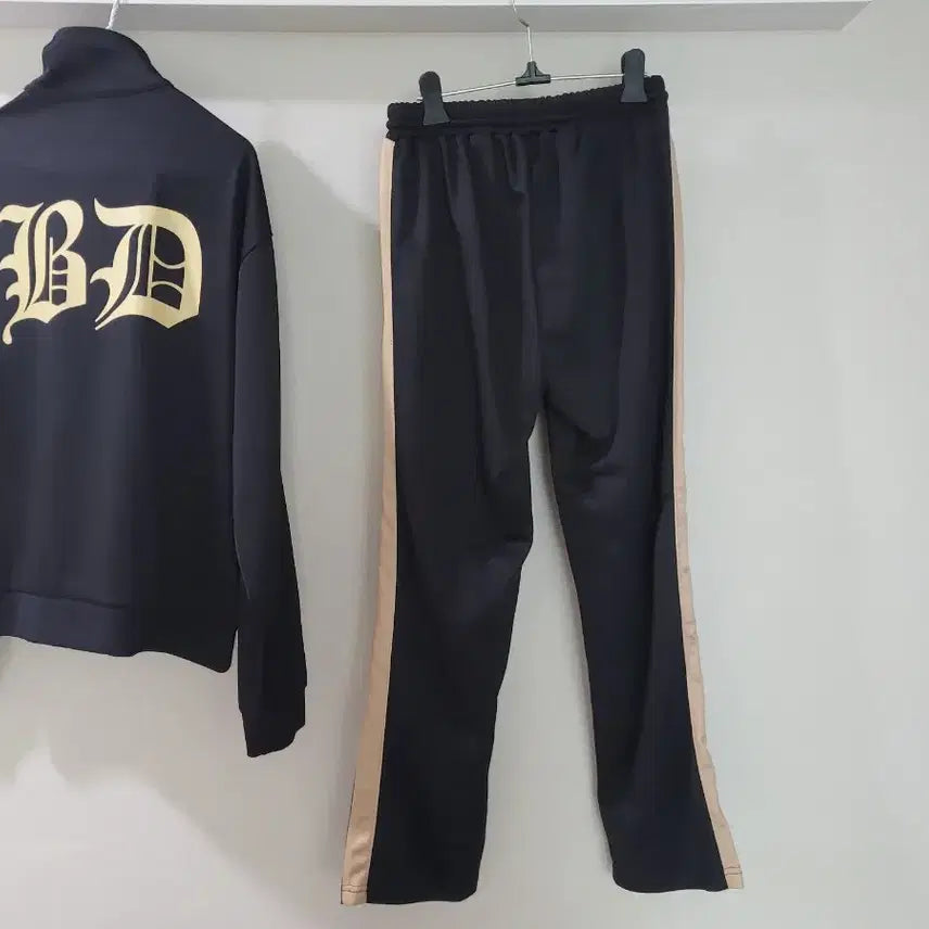 [BUNJANG] Webtoon "Lookism" Big Deal Set-Up Tracksuit (Size M) / 웹툰 외모지상주의 빅딜 셋업 판매합니담