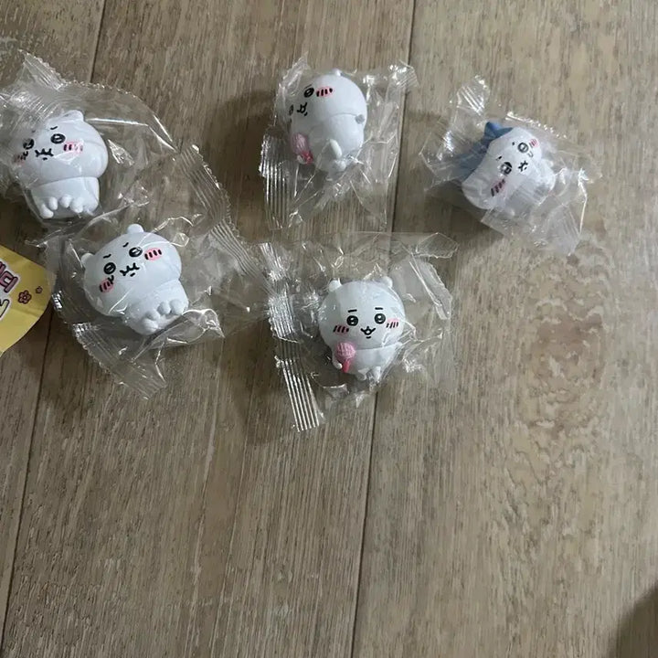 [BUNJANG] Cheekawa &amp; Hachiware Random Figure / 먼작귀캔디랜덤피규어