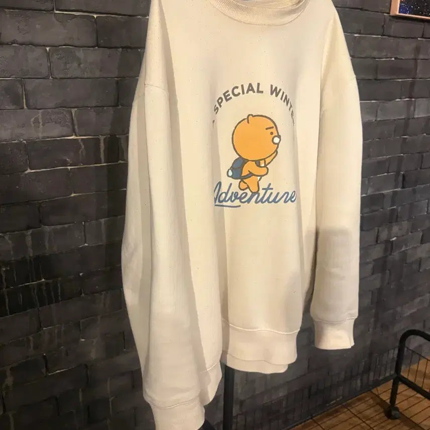 [BUNJANG] Kakao Friends Ryan Sweatshirt Ivory XXL / [중고/XXL]카카오 라이언맨투맨 (아이보리)
