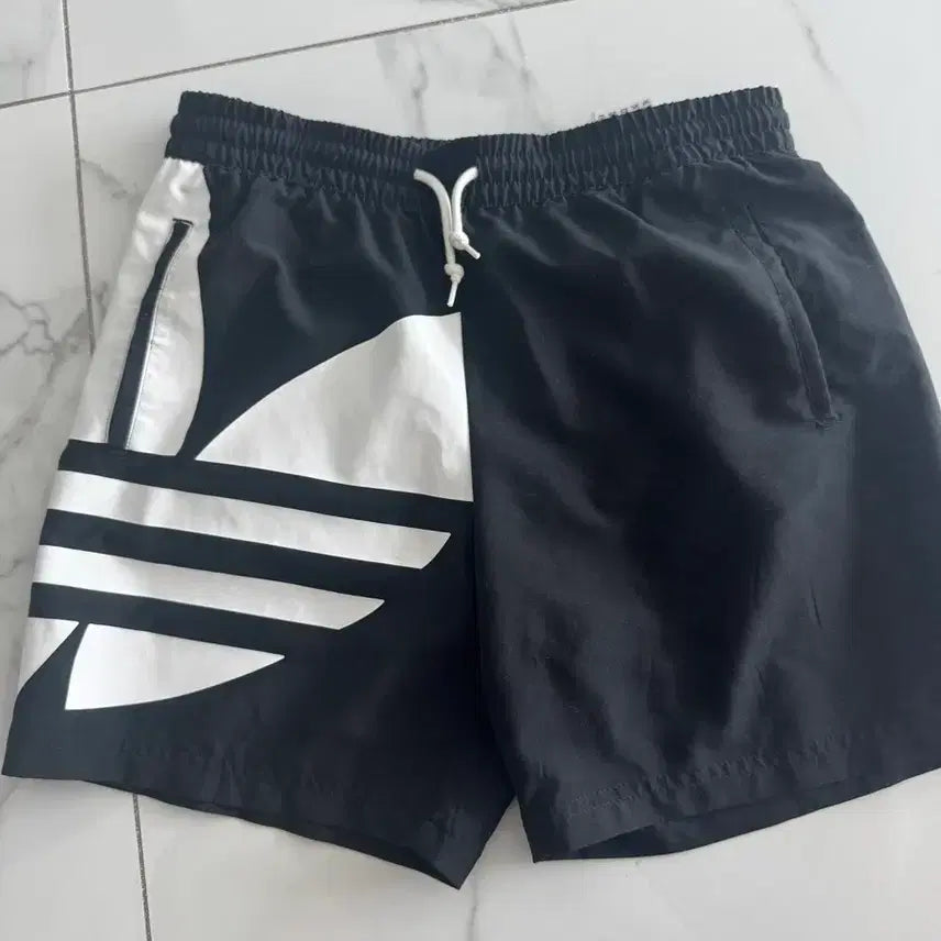 [SOLD OUT] 아디다스 빅로고 수영복겸 반바지 m