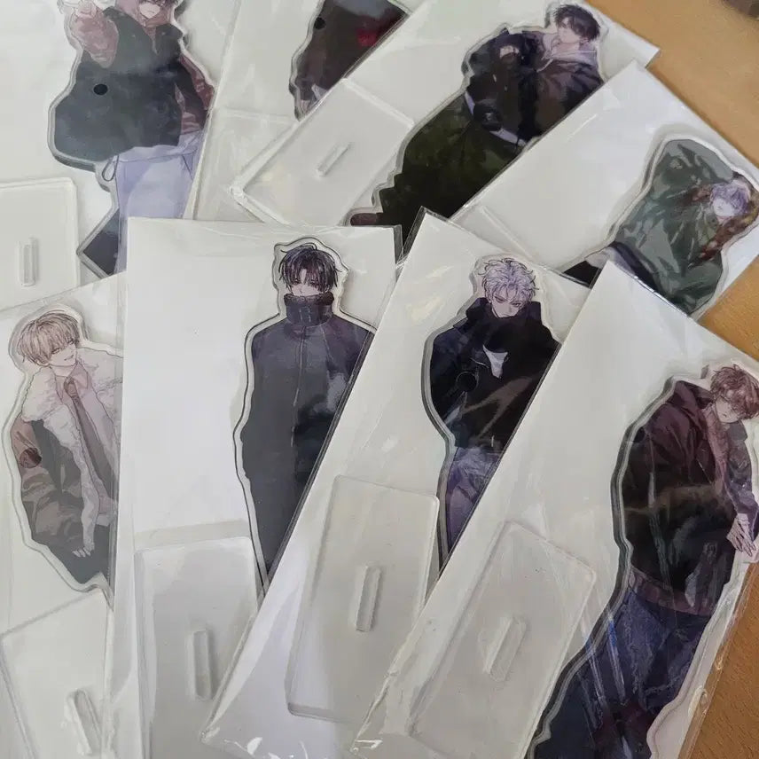[BUNJANG] K-Pop Girl Group Winter Black Acrylic Stand Set / 괴담출근 아크릴 스탠드 용사님 윈터블랙 아크릴 스탠드