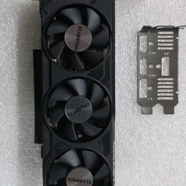 [BUNJANG] Gigabyte RTX 4060 8GB Graphics Card / 기가바이트 그래픽카드 RTX 4060 8G