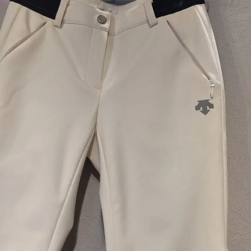 [SOLD OUT] 데상트 골프바지 안감기모SS 사이즈 새상품