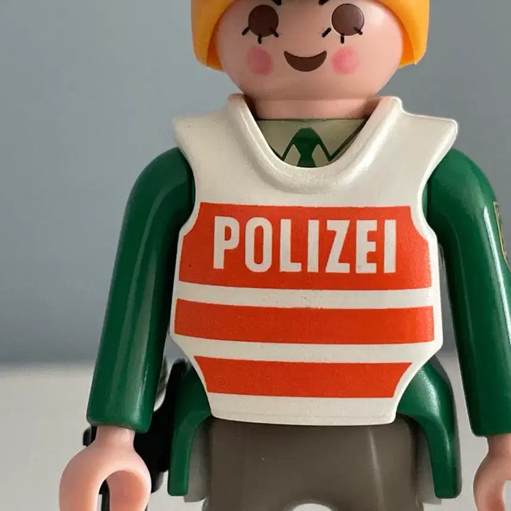 [BUNJANG] Playmobil Green Police Woman Figure / 중고 플레이모빌 초록 경찰 여인