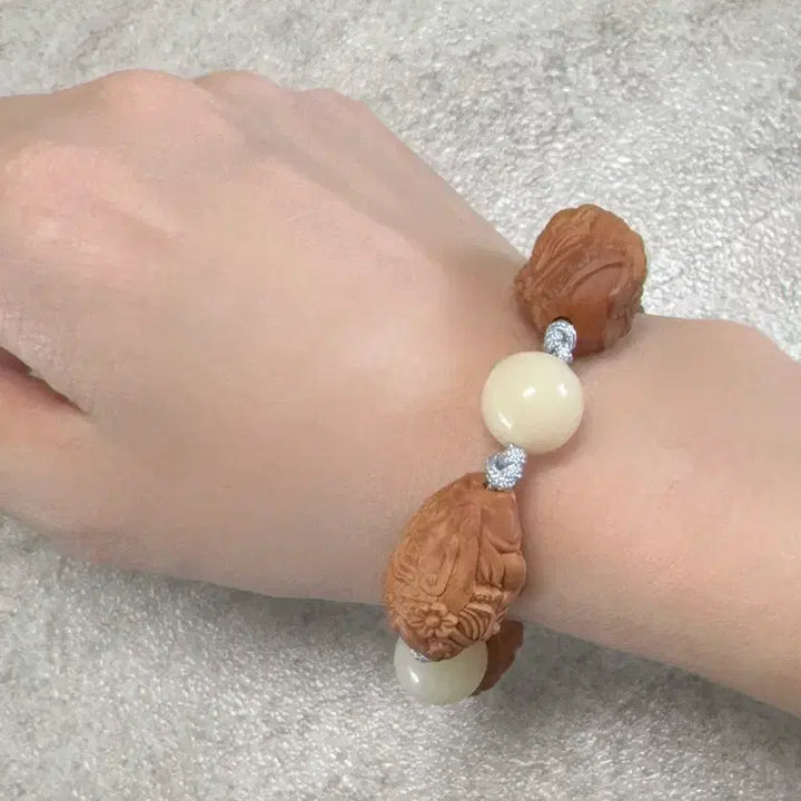 [BUNJANG] Olive Kernel Carved Beads Bracelet / 올리브 핵 씨 조각 작품 4알 (양면)(재물운-)구슬 ,보리근 구슬 팔찌