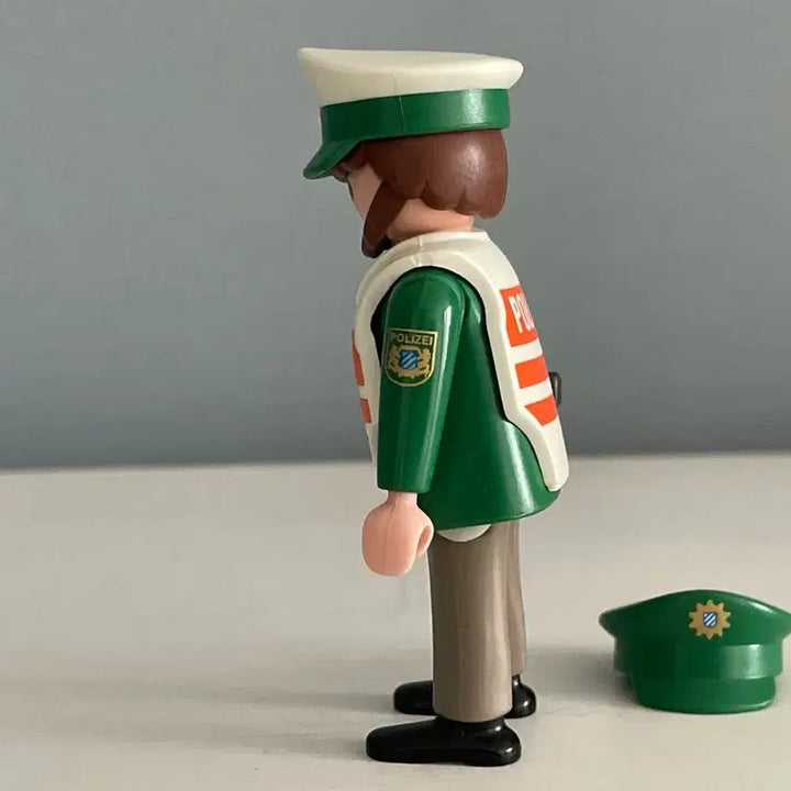 [BUNJANG] Playmobil Green Police Officer (Used) / 중고 플레이모빌 초록 남자 경찰