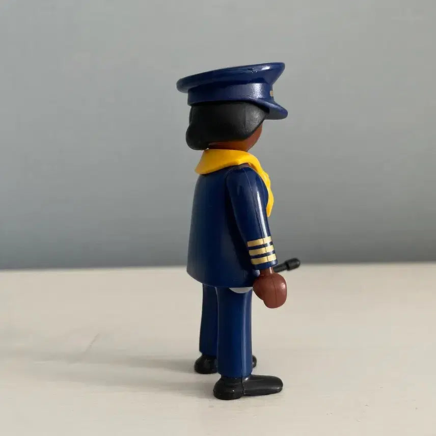 [BUNJANG] Playmobil Yellow Scarf Flight Attendant (Used) / 중고 플레이모빌 노란 스카프 승무원