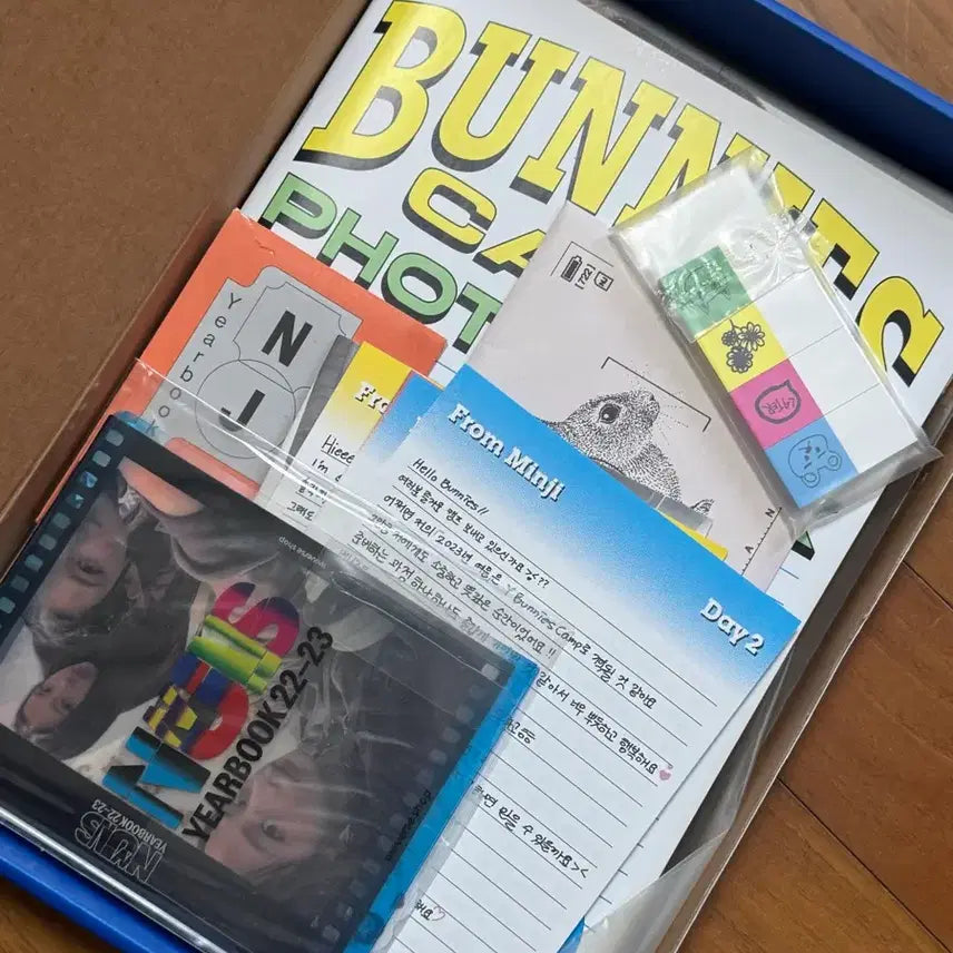 [BUNJANG] NewJeans Yearbook POB Unsealed / 뉴진스 이어북 개봉 특전포함 양도