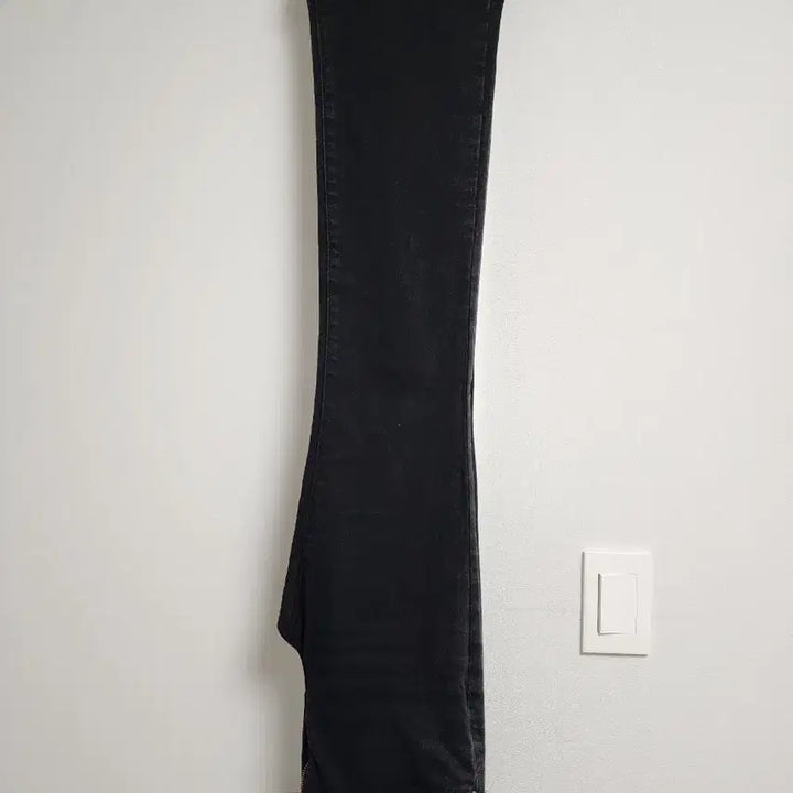 [BUNJANG] Guess Slim Bootcut Black Jeans - Size 28 / 게스 슬림 부츠컷 블랙진 28