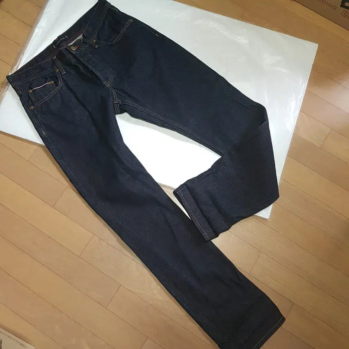 [SOLD OUT] 32 33 /타미힐피거 자수로고 진청데님 / 2영610
