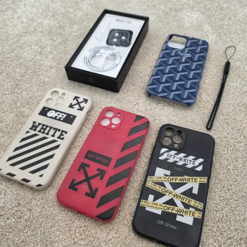 [BUNJANG] iPhone 12 Pro Case Bundle with Charger / 아이폰 12 프로 케이스 4가지, 충전기 입니다.