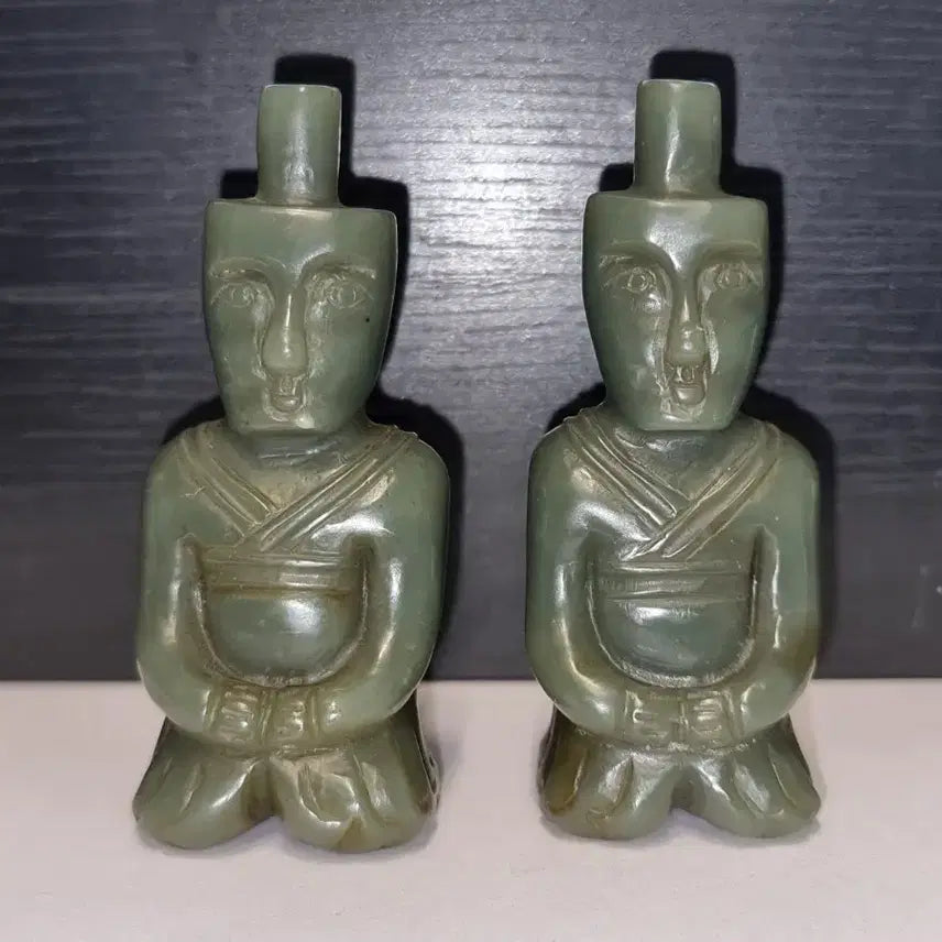[BUNJANG] Two Jade Figure Sculptures / 청옥 인물상 조각품 두점